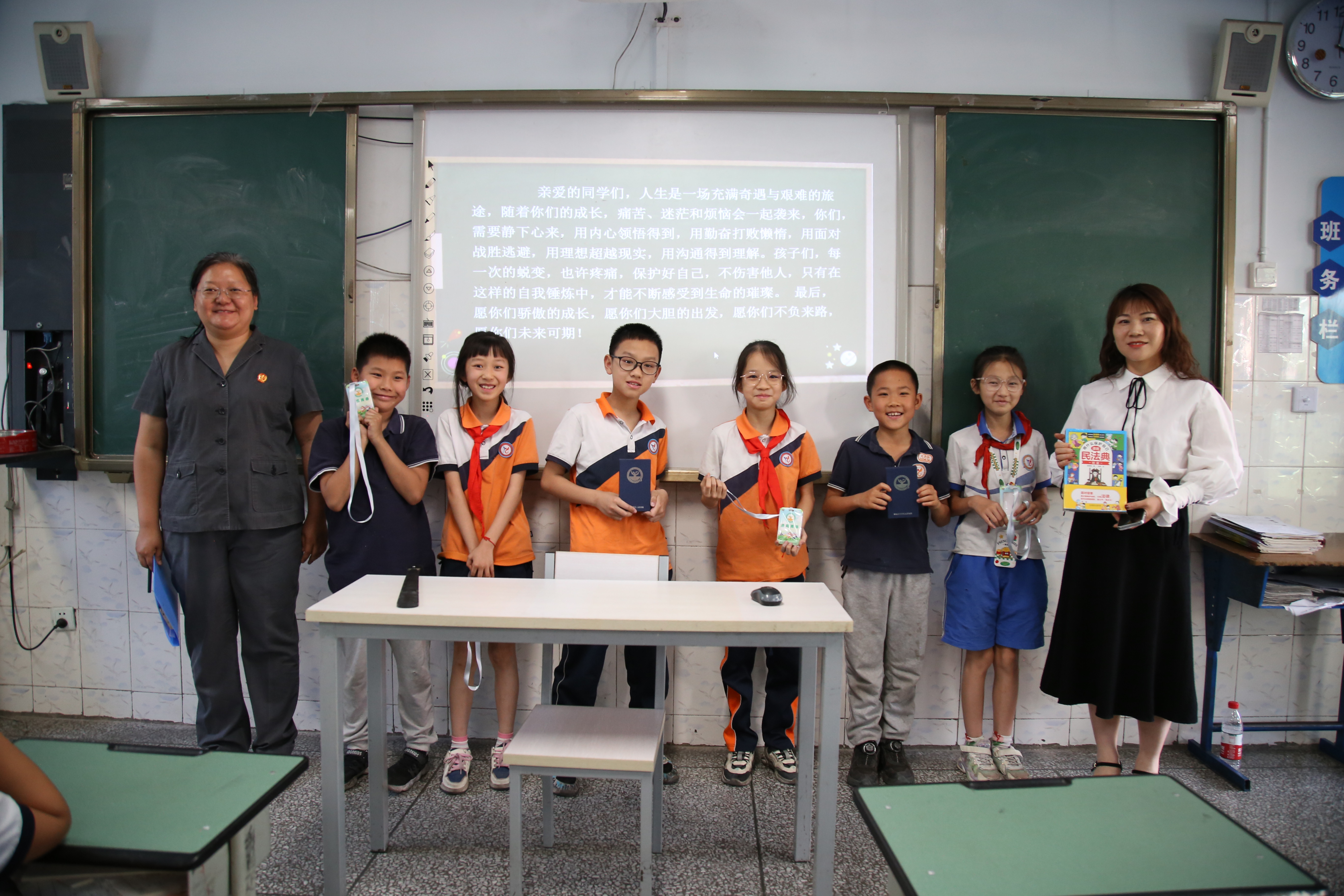 3月22日，西区法院干警前往攀枝花市三十六中小学校开展了以“谨防网络诈骗，远离校园欺凌”为主题的普法宣传活动5.JPG